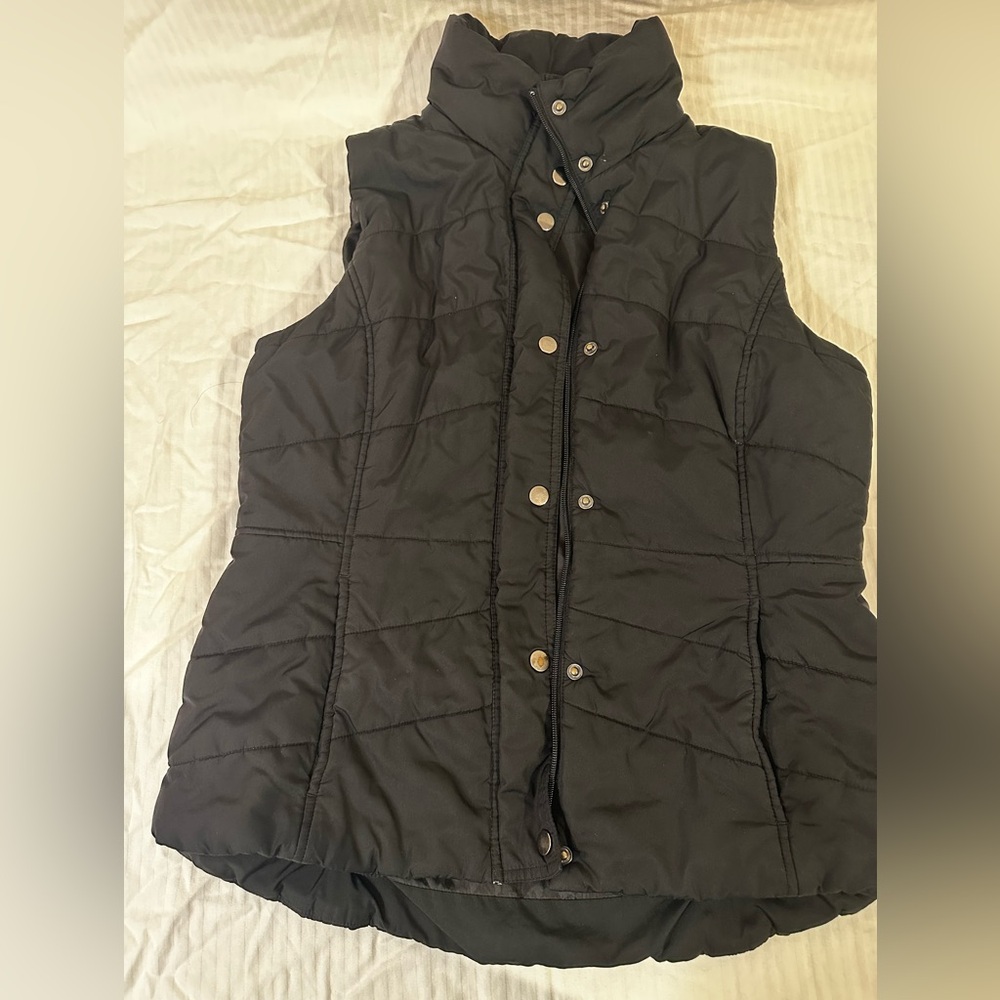 Stylish Black Puffer Vest - Perfect for Winter